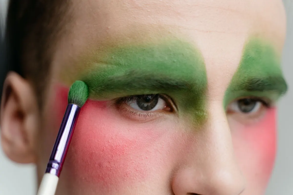 Cream vs. Powder Blush: Which Formula Suits Your Skin Type and Climate?